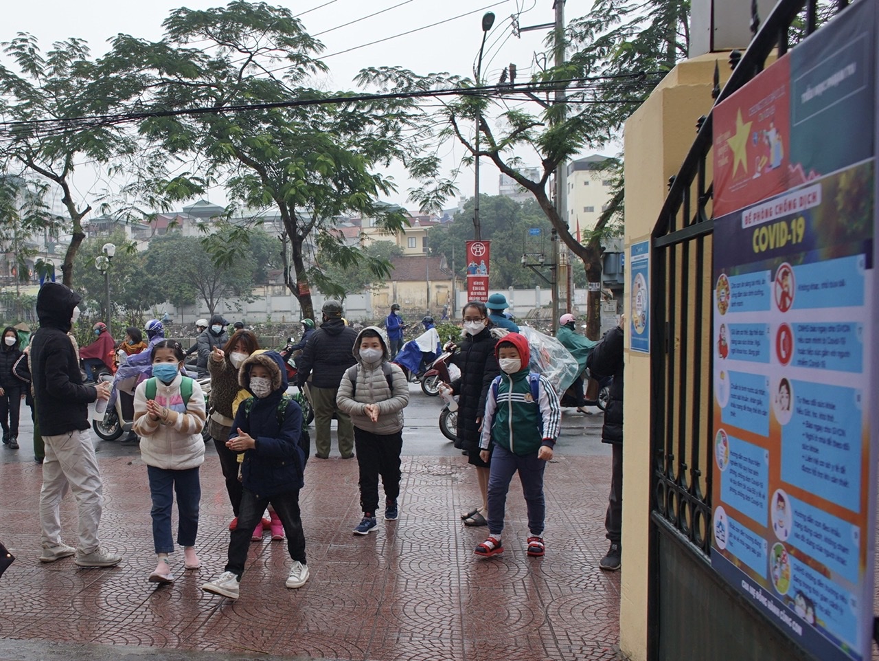 Hà Nội đang khuyến khích thành lâp nhóm gia đình để tự quản học sinh.