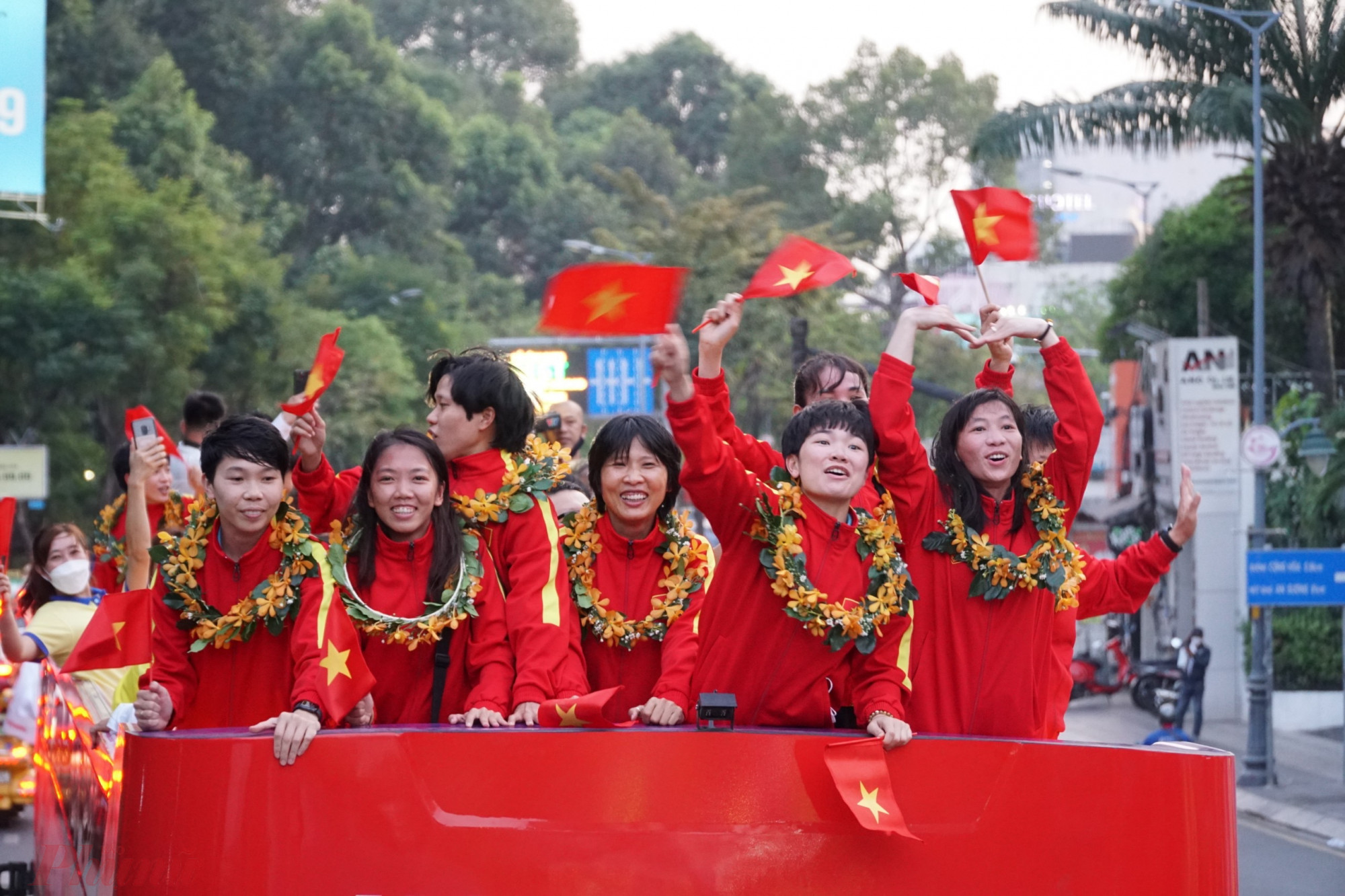 TPHCM là đơn vị chủ lực đóng góp vào thành tích của đội tuyển bóng đá nữ Việt Nam tại Asian Cup 2022. Trong đội hình đội tuyển nữ Việt Nam hiện nay có các trợ lý huấn luyện viên đến từ TP.HCM là: Đoàn Thị Kim Chi (huấn luyện viên trưởng CLB TP.HCM), Kim Hồng (HLV thủ môn).