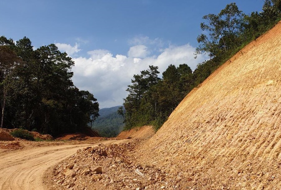 Hiện trường vụ san ủi hơn 15ha rừng đặc dụng để làm đường Trường Sơn Đông (đoạn qua tỉnh Đắk Lắk)
