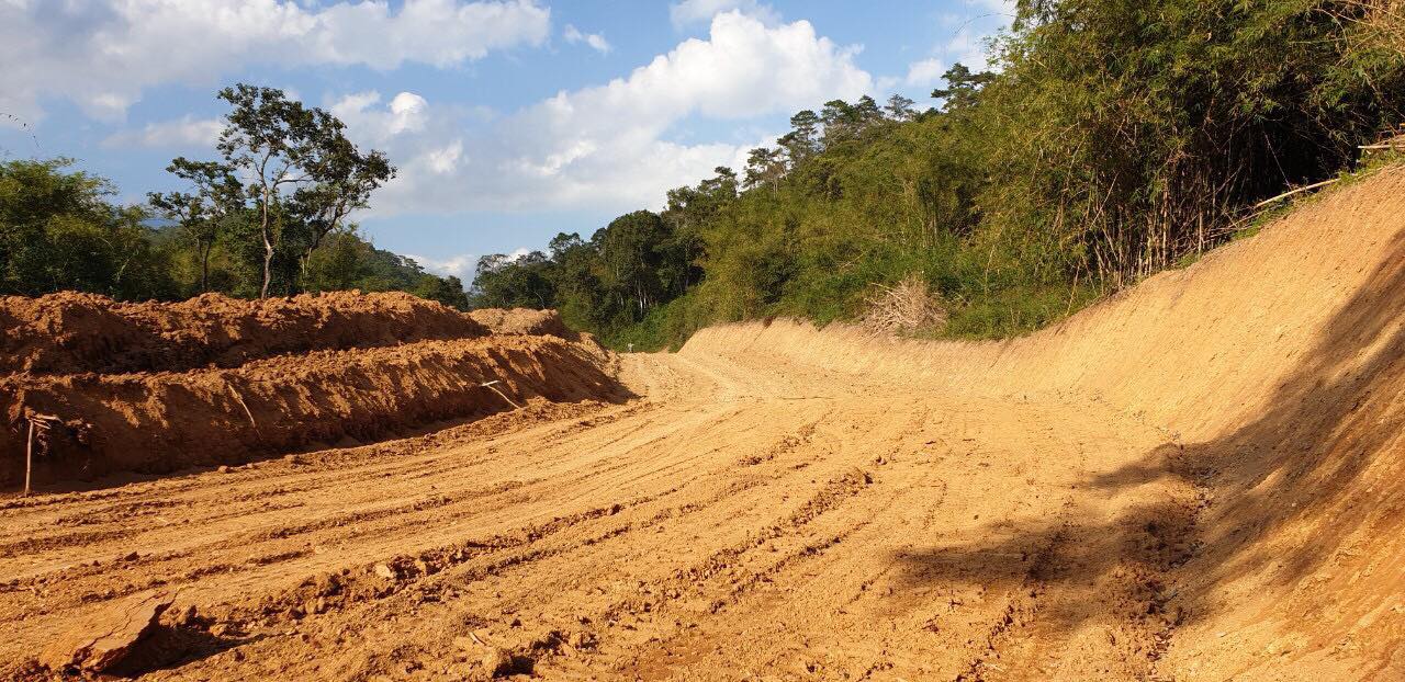 Hiện trường san ủi hơn 15ha rừng đặc dụng để làm đường Trường Sơn Đông đoạn qua tỉnh Đắk Lắk