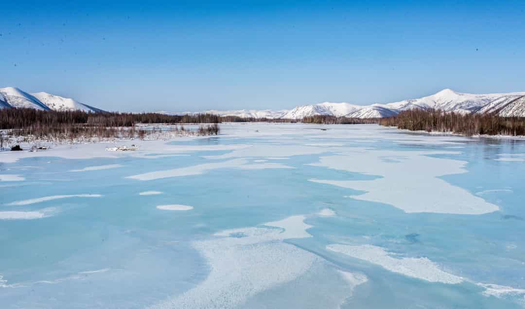 Có một điều ngạc nhiên thú vị, đó là từ Oymyakon, tên của ngôi làng này lại có nghĩa là: Dòng nước không bào giờ bị đóng băng - Ảnh: Shutterstock