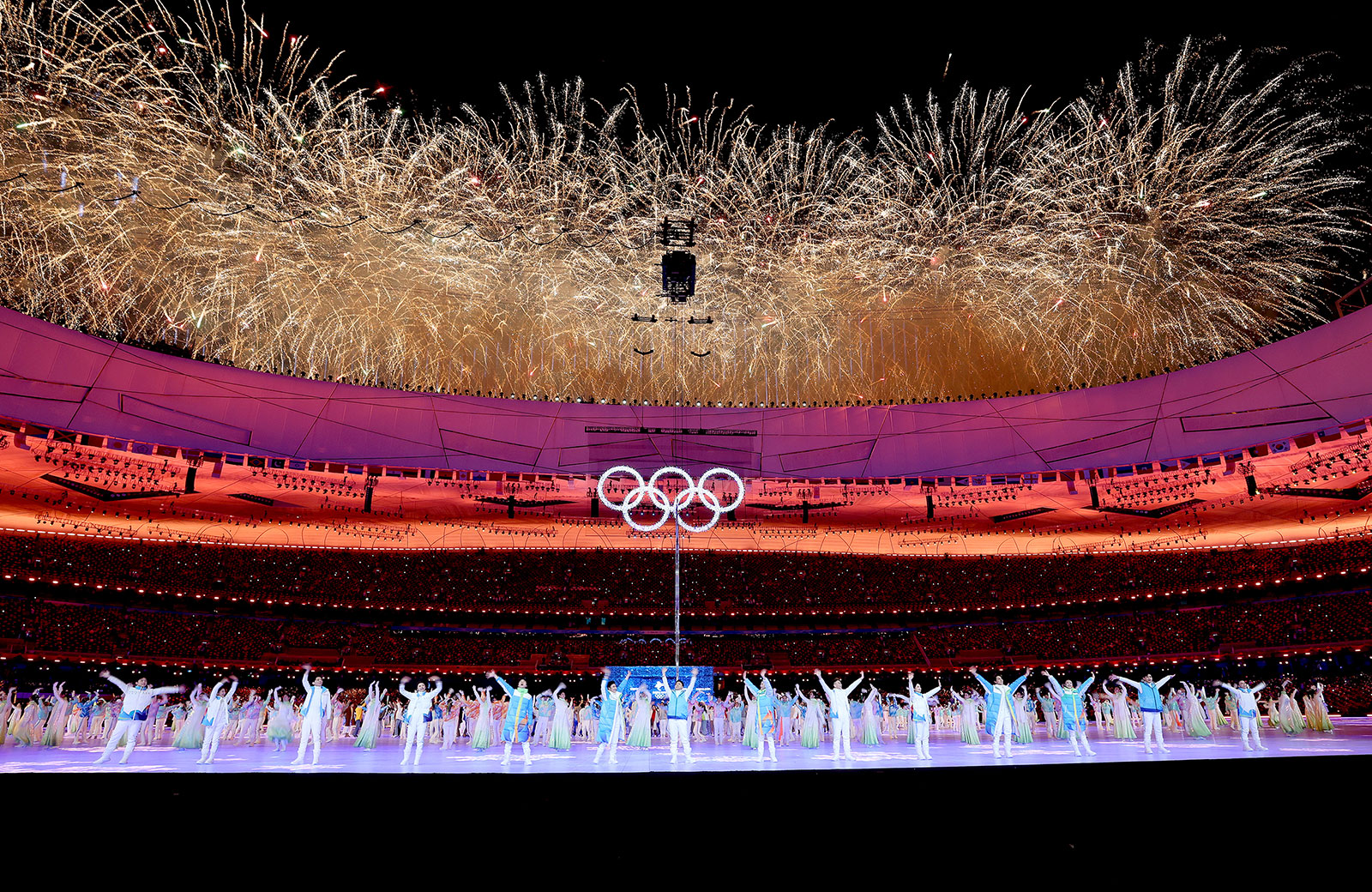 Pháo hoa rực sáng trên Sân vận động Quốc gia Bắc Kinh đánh dấu hồi kết của Lễ bế mạc