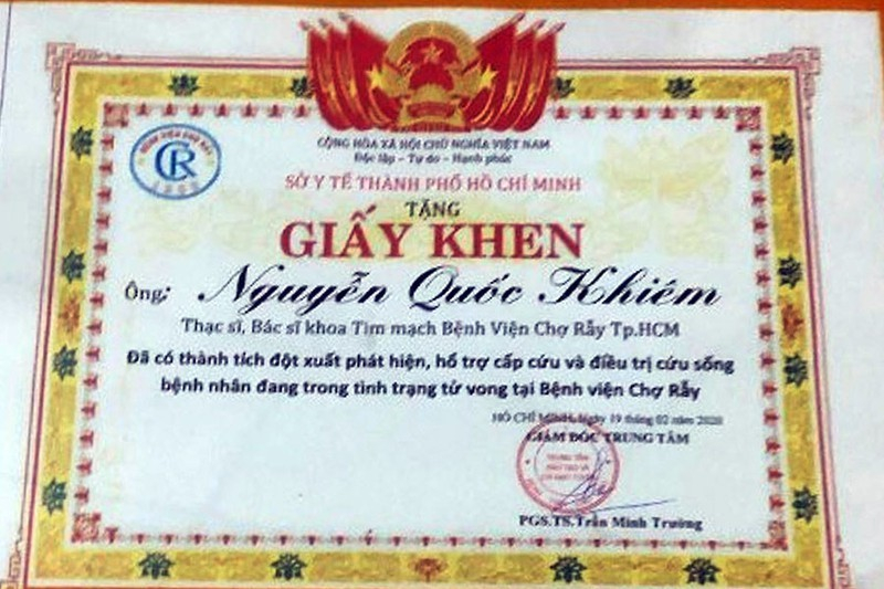 Nguyễn Quốc Khiêm còn đăng tải giấy khen với nội dung 'Sở Y tế TPHCM khen tặng