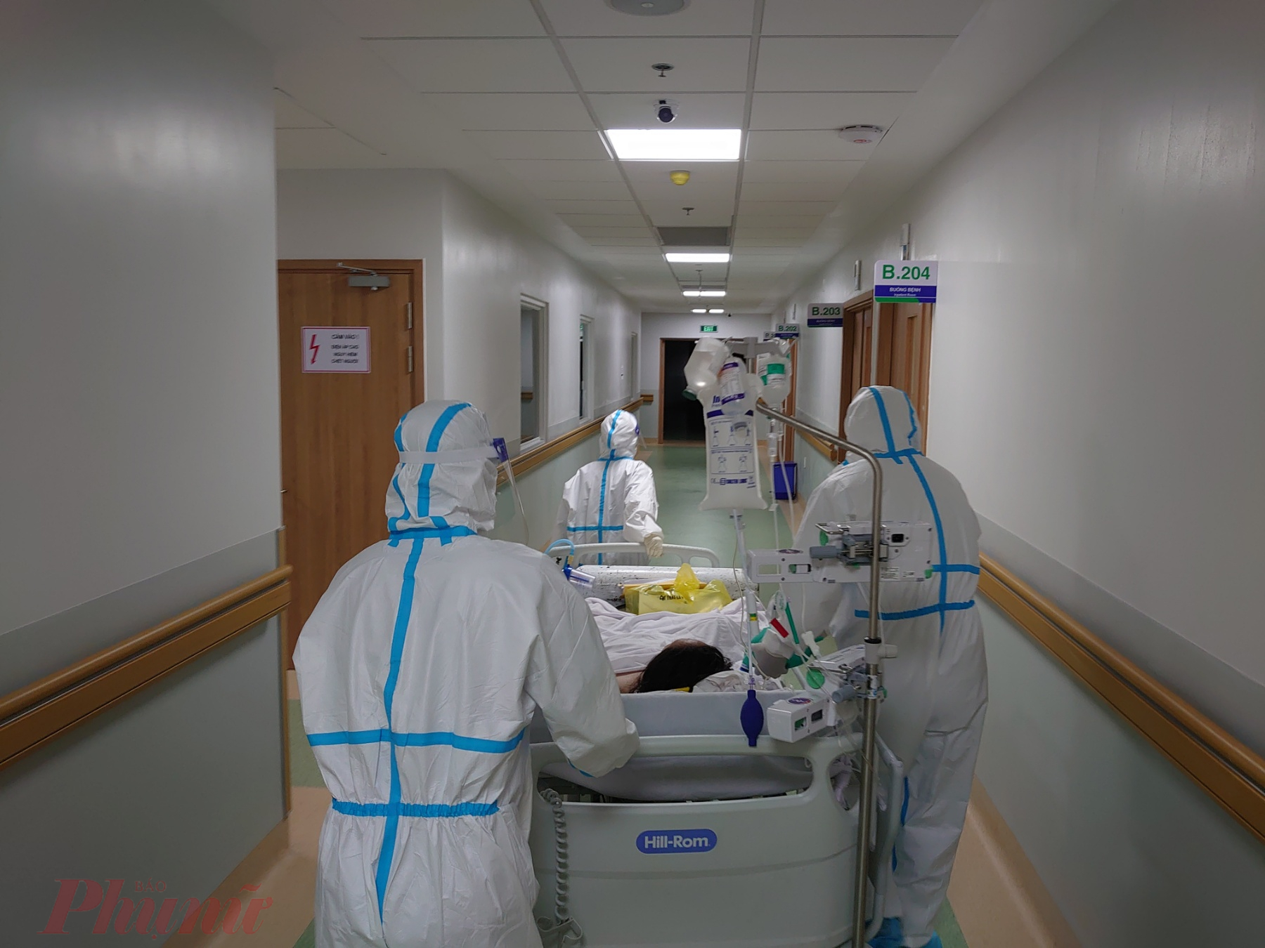 Bệnh viện Hồi sức COVID-19 (TP Thủ Đức) là điểm nóng điều trị bệnh nhân F0 nặng, nguy kịch