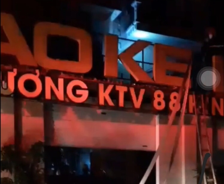 Cháy quán karaoke, 2 vợ chồng chủ quán tử vong