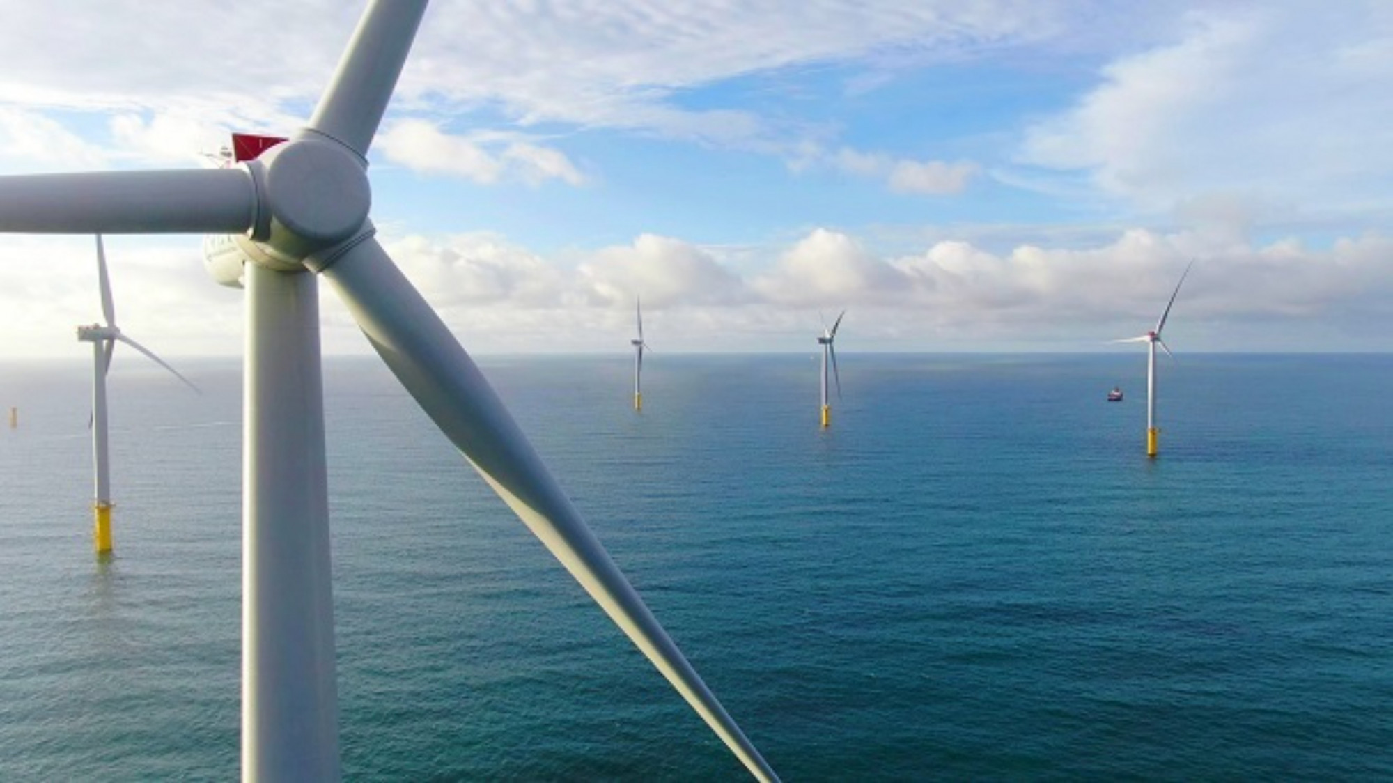 Điện gió ngoài khơi là một nguồn năng lượng tái tạo quan trọng của thế giới 
