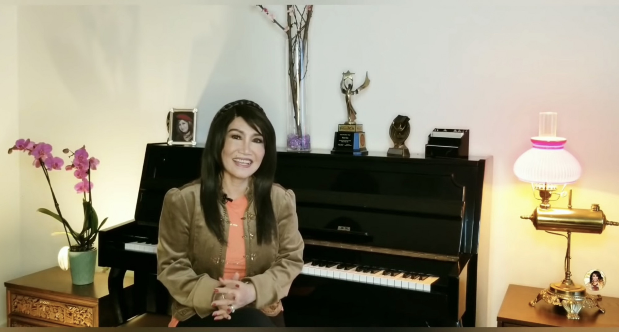 Ca sĩ Thanh Lan trong video gần đây chia sẻ những kỷ niệm với ca sĩ Tuấn Ngọc
