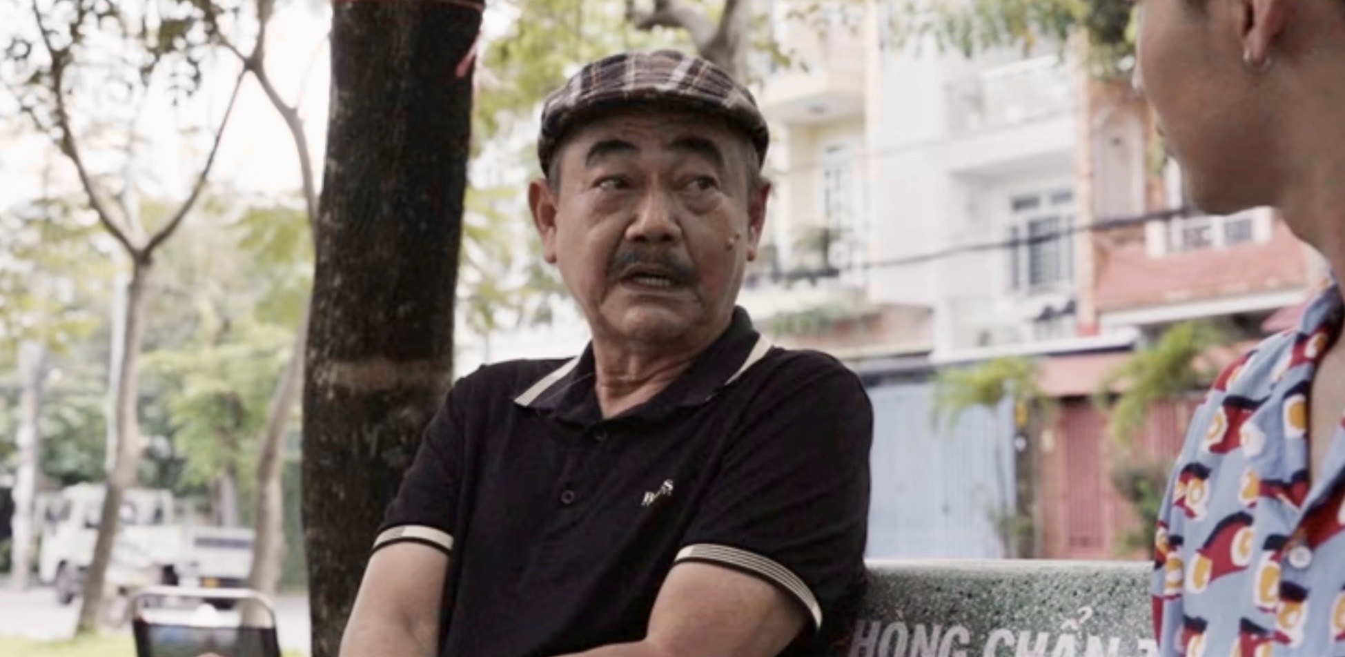 NSND Việt Anh trong tập 2 của series Chuyện tử tế