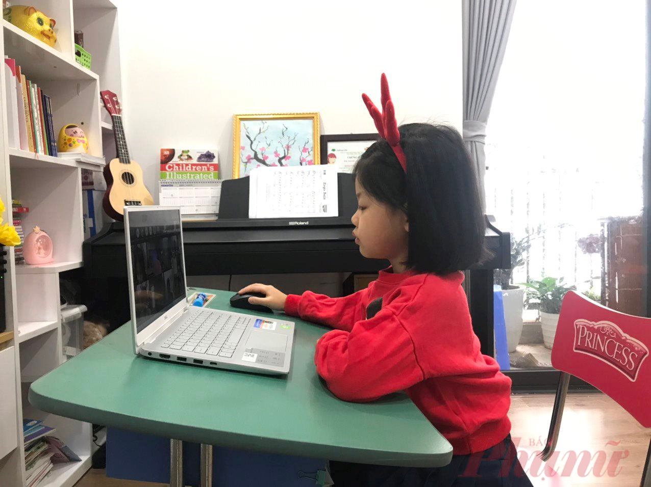 Nhiều trường học tại Hà Nội chuyển học trực tuyến - Ảnh: Đại Minh