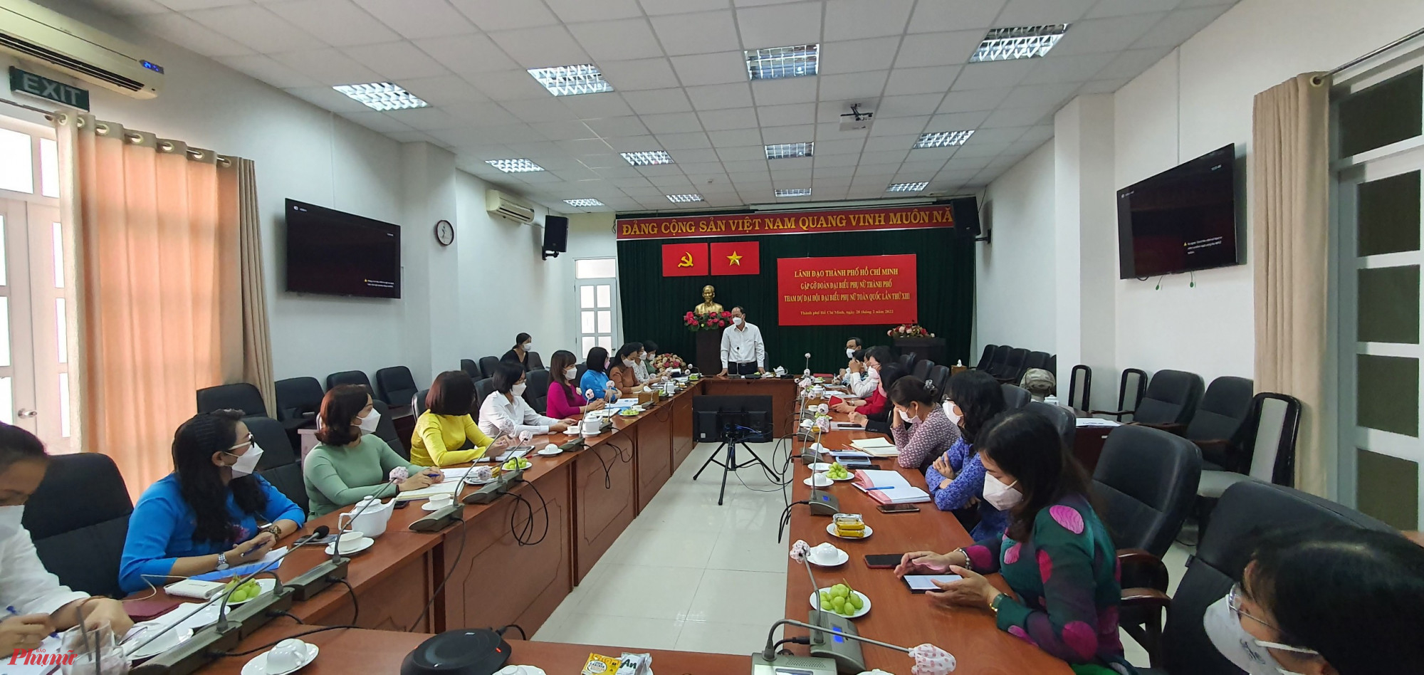 Phó Bí thư Thành ủy Nguyễn Hồ Hải thăm, động viên Đoàn đại biểu Phụ nữ TPHCM, chuẩn bị tham gia Đại hội Phụ nữ toàn quốc lần thứ XIII