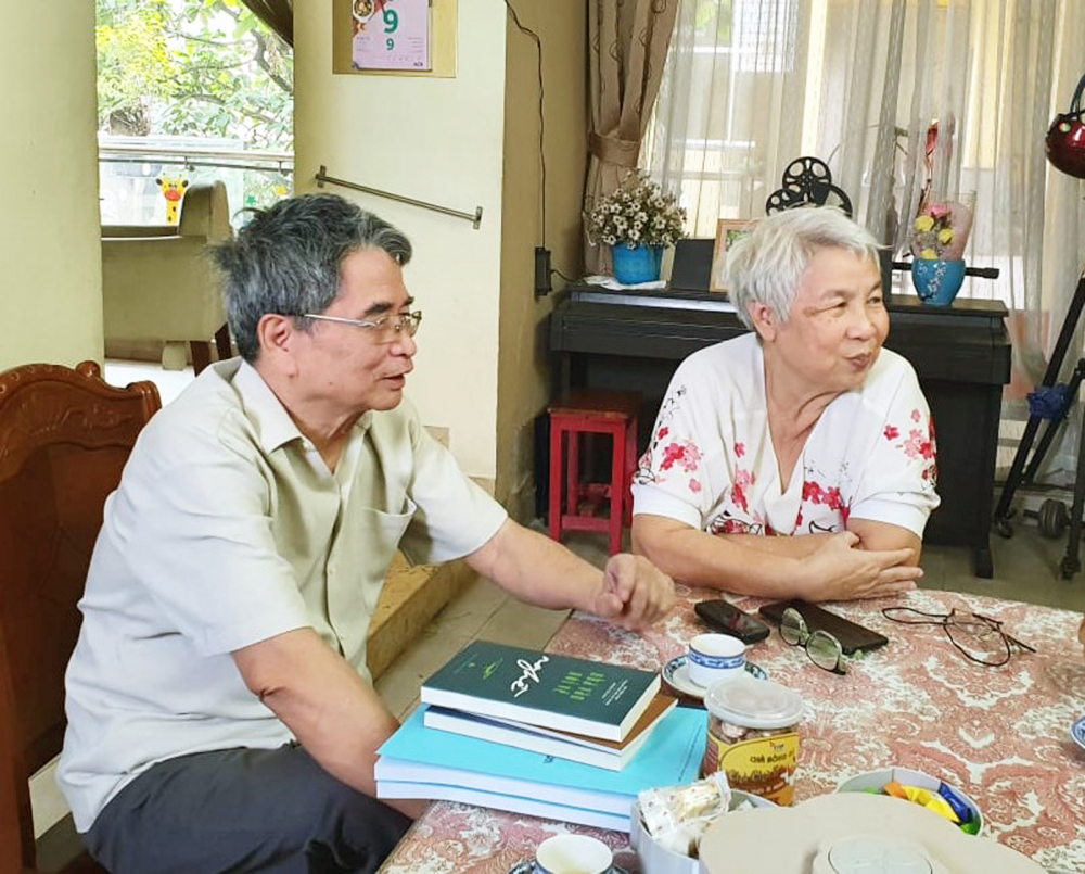 Vợ chồng nhà văn Nguyễn Mạnh Tuấn - nhà thơ Hà Phương