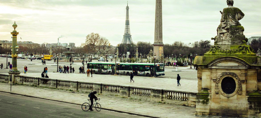 Thủ đô Paris, Pháp gần như vắng bóng du khách trong đại dịch COVID-19
