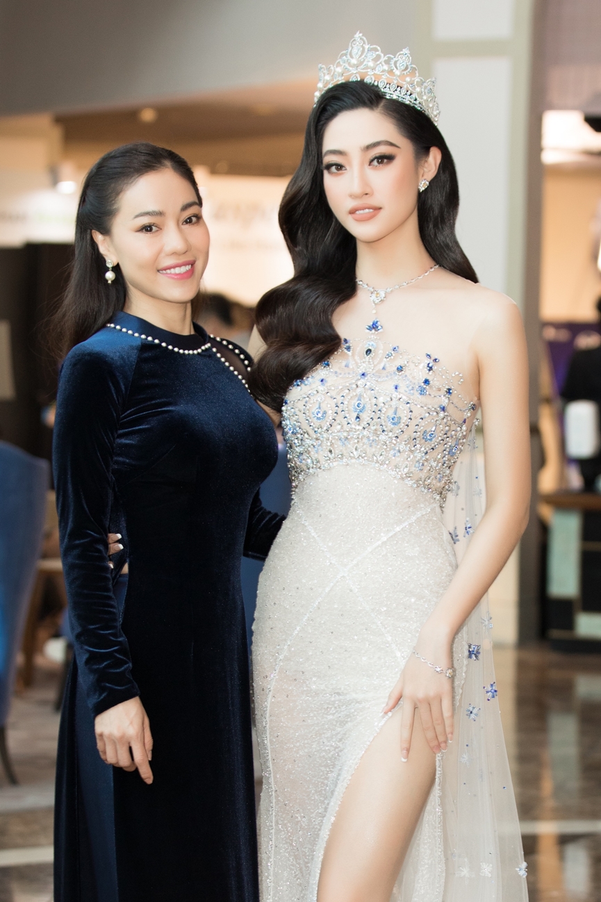 Bà Phạm Kim Dung và Hoa hậu Thế giới Việt Nam 2019 Lương Thuỳ Linh
