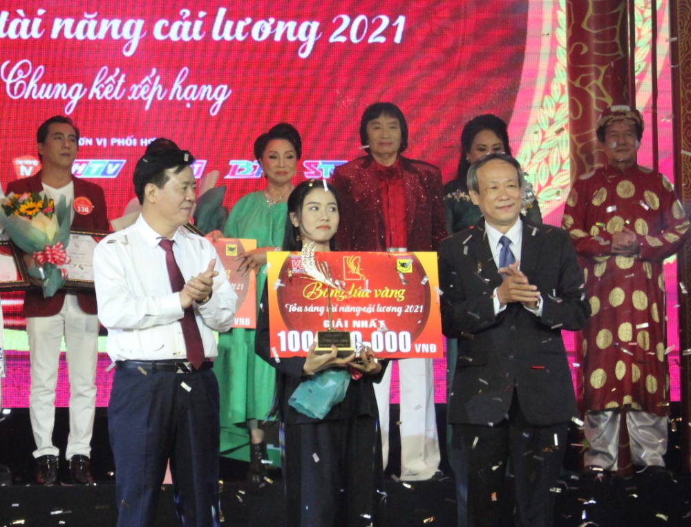 Biện Thị Kim Thuy đăng quang Quán quân Bông lúa vàng 2021.
