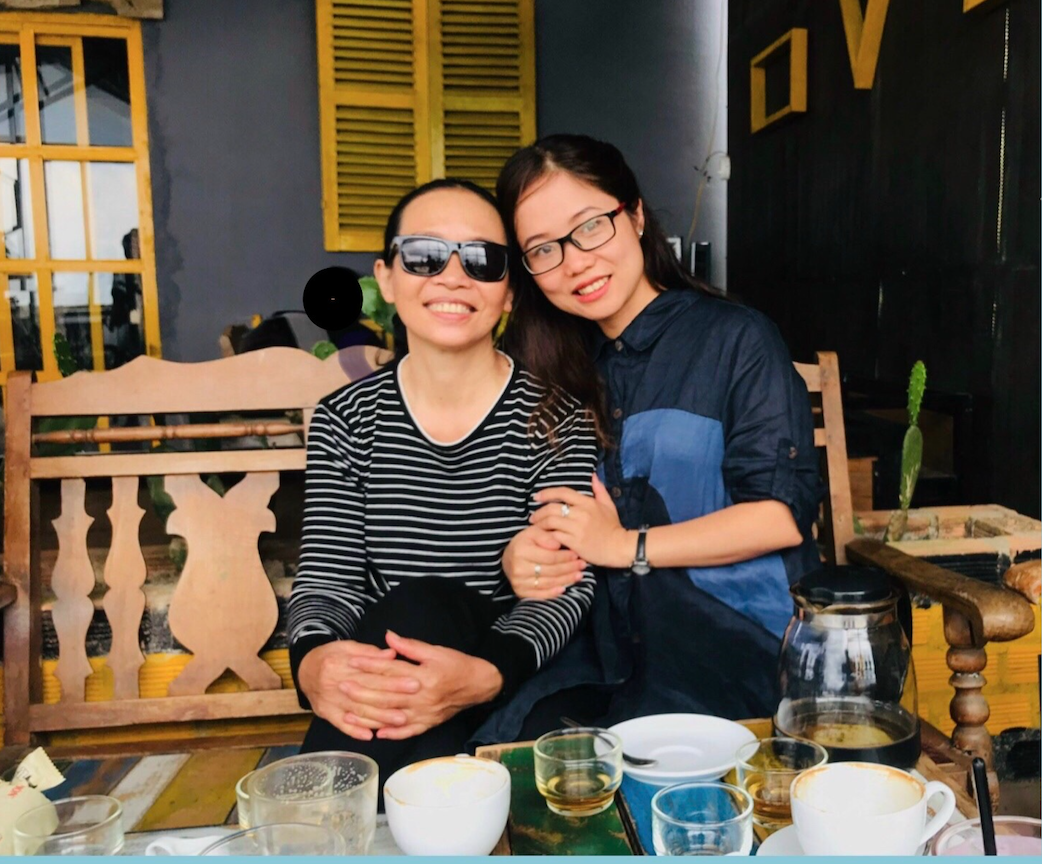 Trần Thị Thanh Mai và má chồng (Ảnh: NVCC)