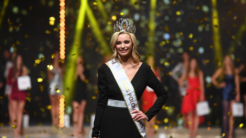 Karolina Bielawska khi đăng quang Hoa hậu Ba Lan 2019