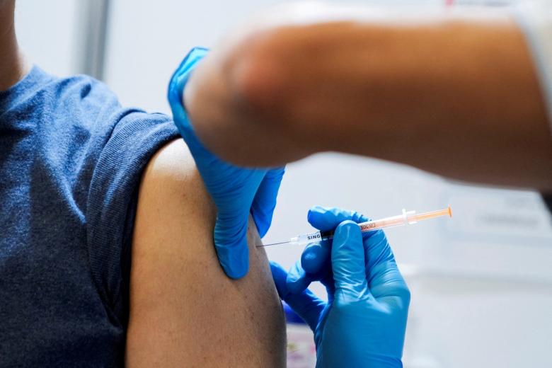 Israel là quốc gia đầu tiên trên thế giới tiêm liều vắc xin COVID-19 thứ 4 cho nhân viên y tế và người dân