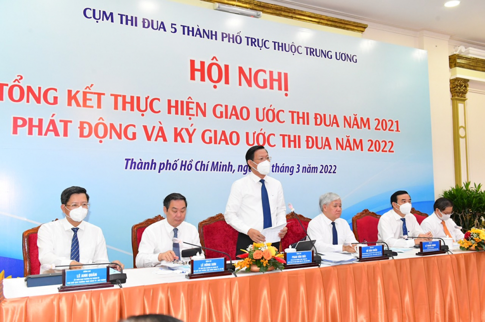 Chủ tịch UBND TPHCM Phan Văn Mãi nhấn mạnh những thành quả đạt được của 5 TP trực thuộc trung ương trong năm 2021 đầy khó khăn.