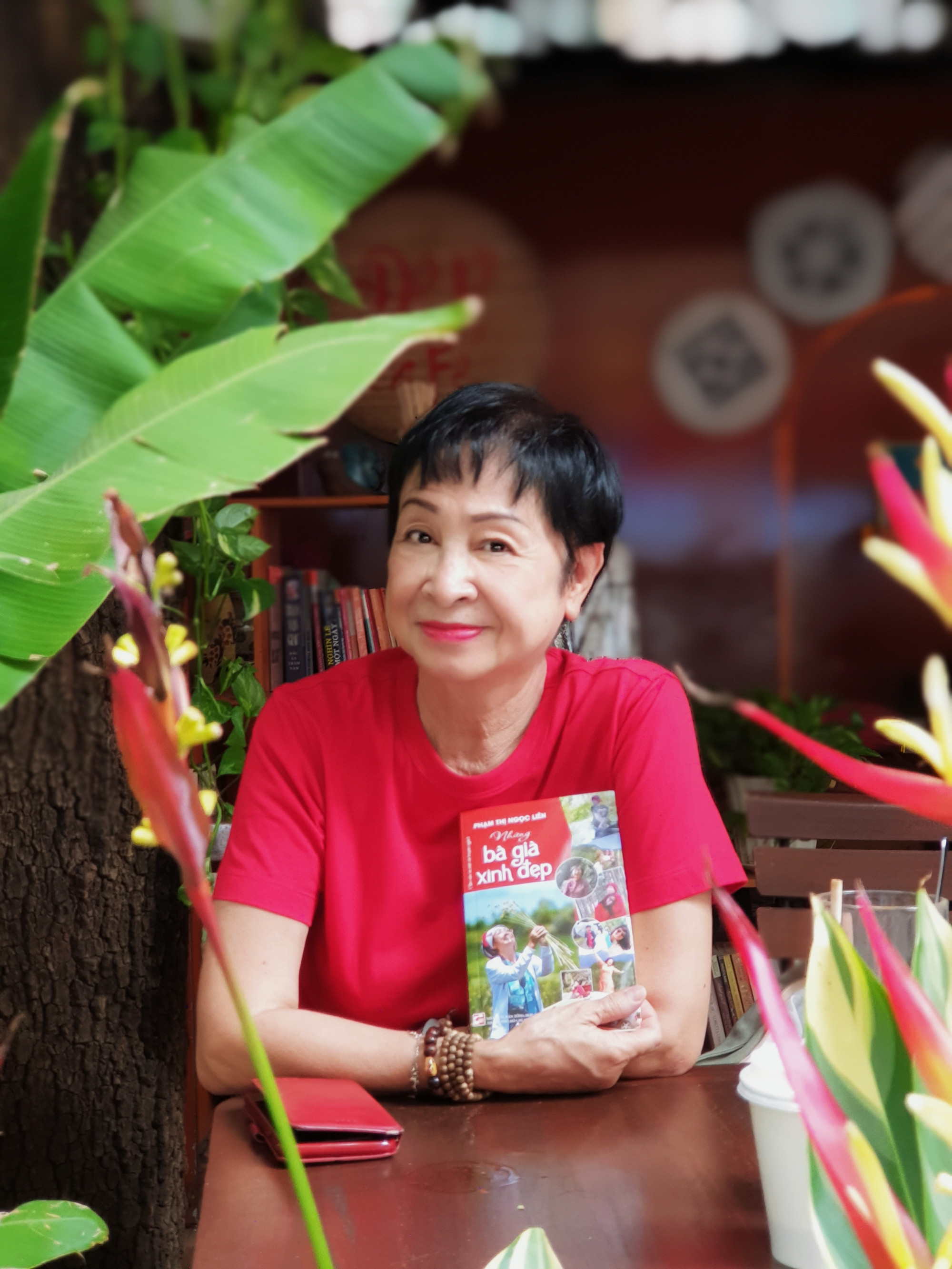 Nhà văn Phạm Thị Ngọc Liên, chị từng được trao nhiều giải thưởng văn học trong nước