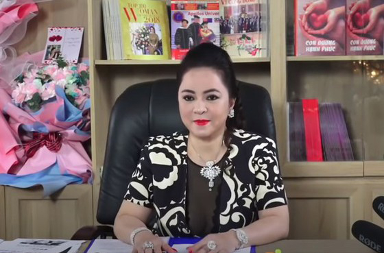 Bà Nguyễn Phương Hằng trong 1 lần livestream trên mạng