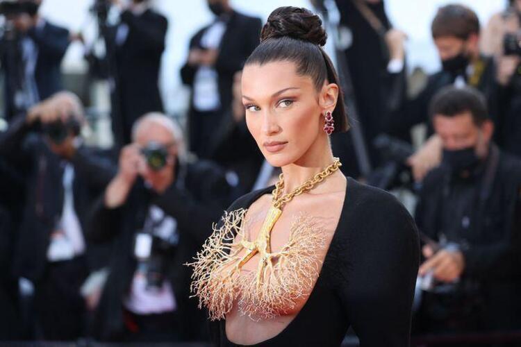 Bella Hadid là một trong những siêu mẫu nổi bật nhất thế giới hiện nay.