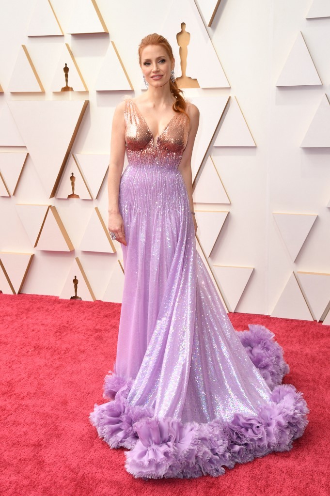 Jessica Chastain - diễn viên thắng giải nữ chính xuất sắc nhất tại Oscar 2022 - diện đầm của Gucci trên thảm đỏ
