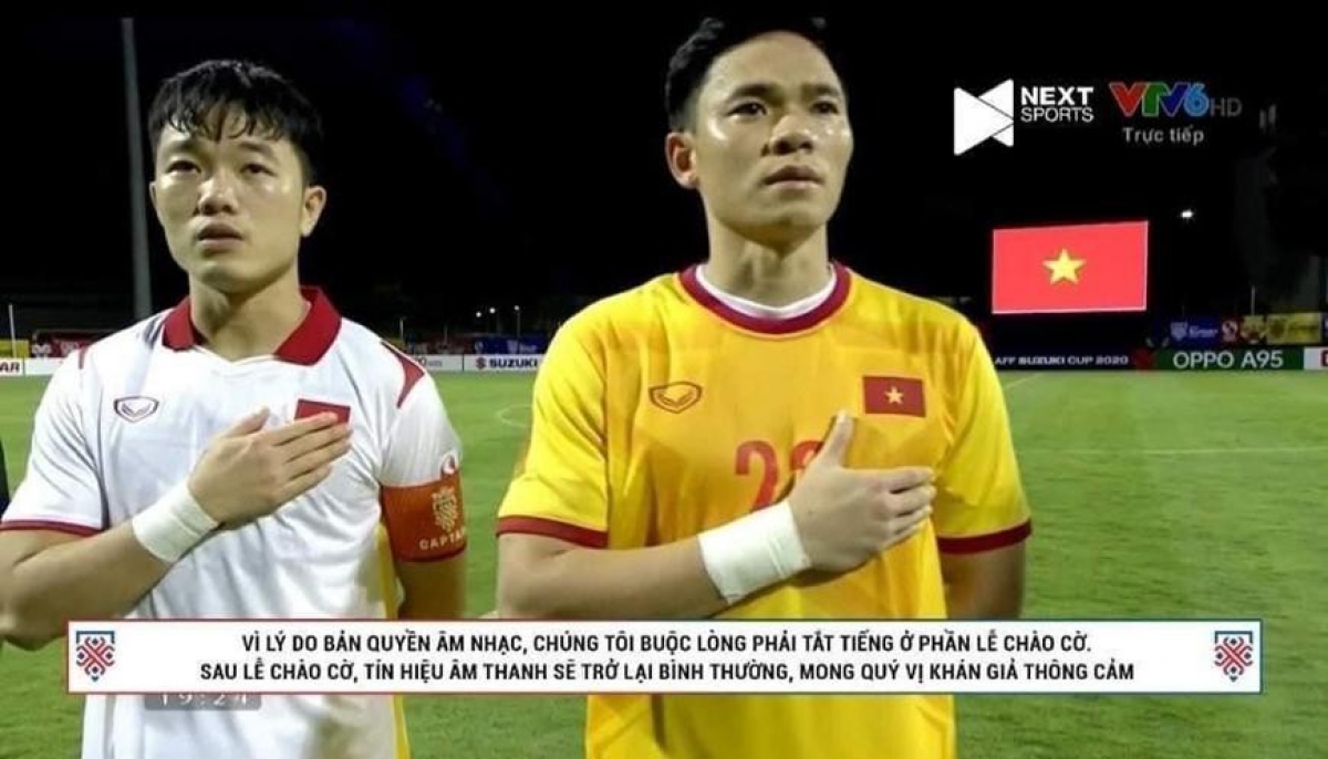 Vụ tắt tiếng Quốc ca trong trận đấu giữa Việt Nam - Lào khi phát trên YouTube khiến dư luận xôn xao