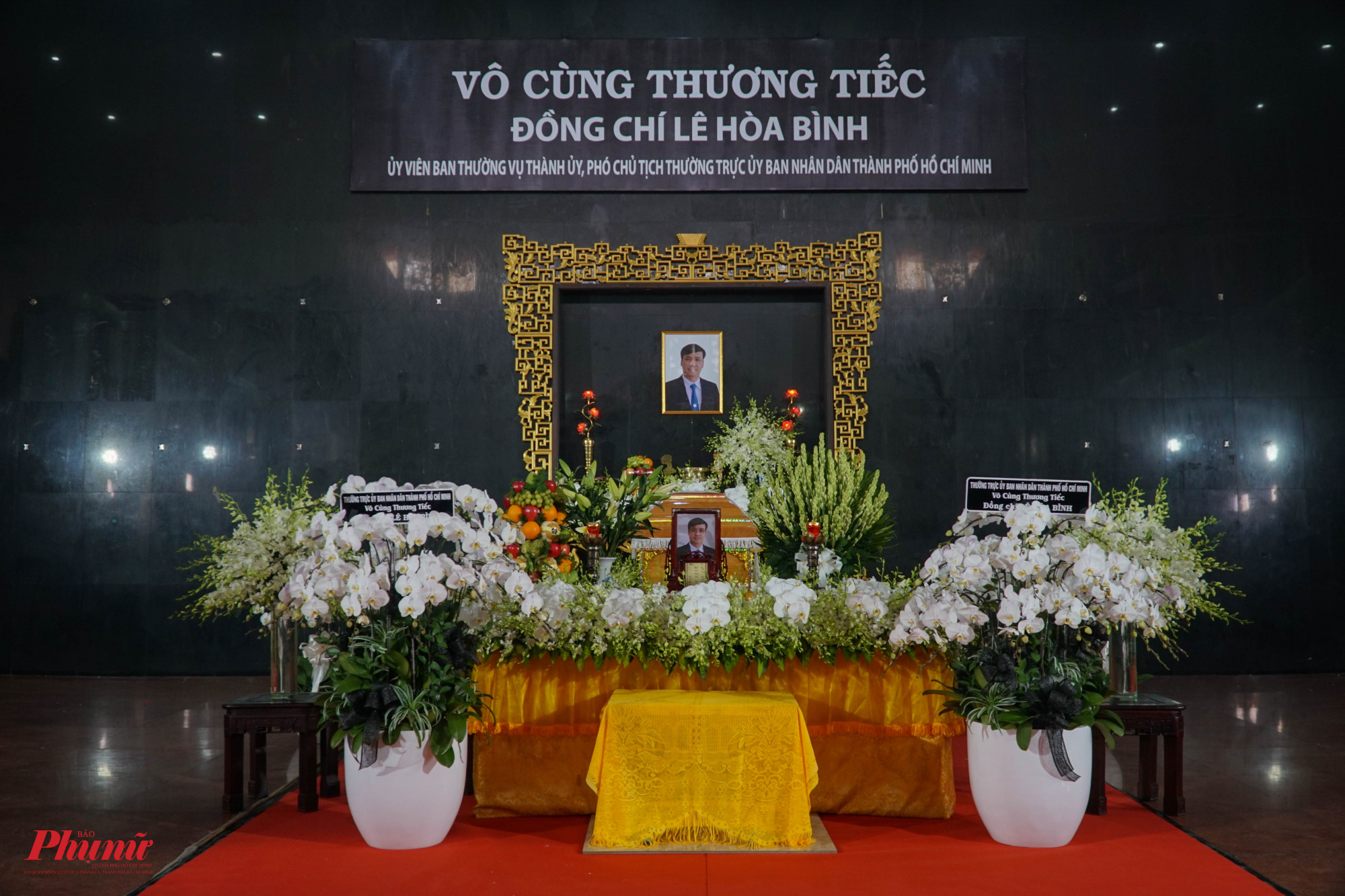 Linh cữu của Phó chủ tịch UBND TP Lê Hoà Bình quàn tại Nhà tang lễ Quốc gia phía Nam