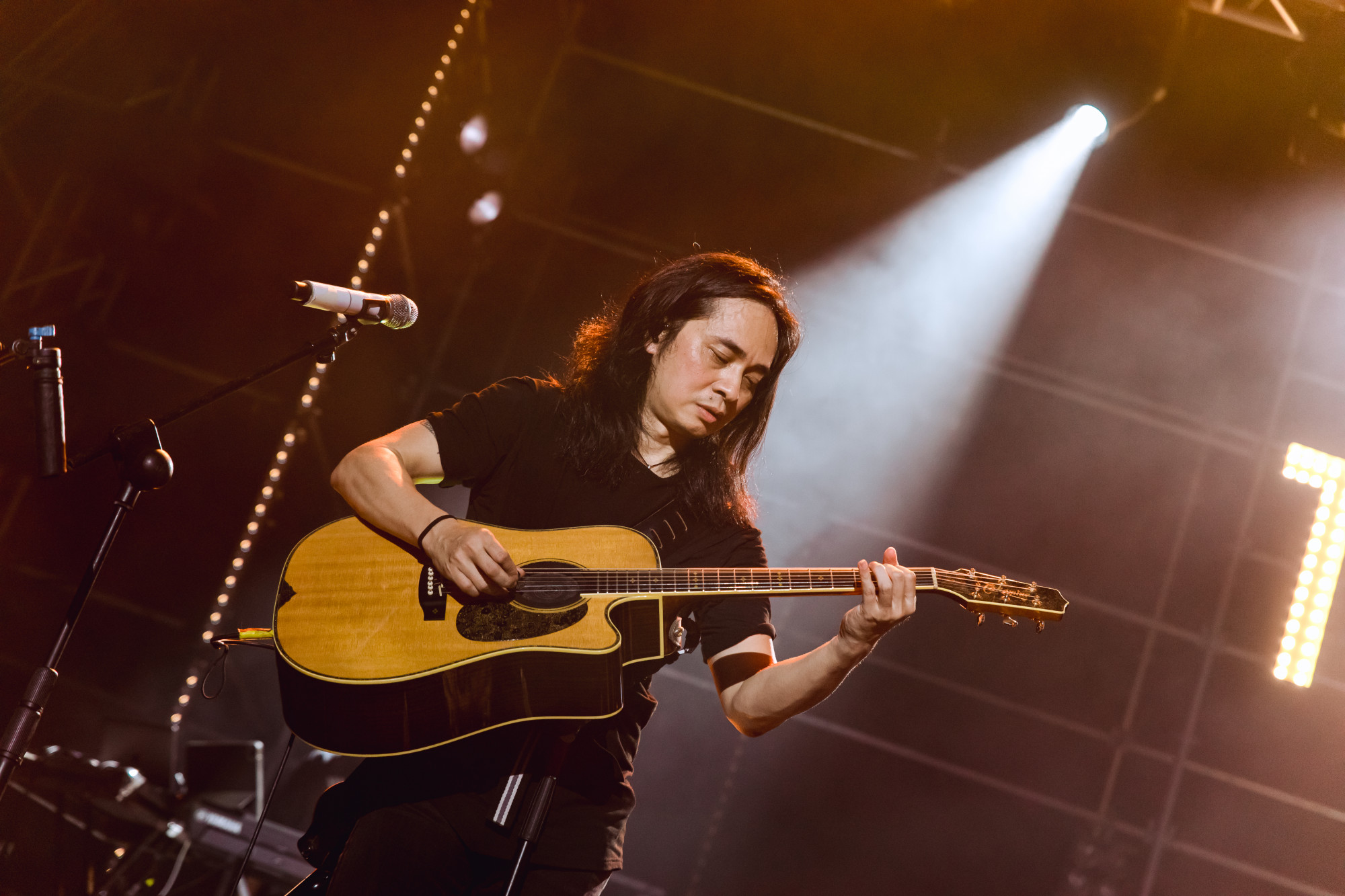 Guitarist Nguyễn Tuấn Hùng