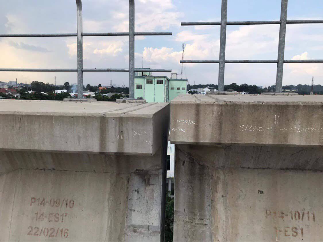 Hiện trường rơi gối cầu cao su của cầu cạn thuộc Gói thầu số 2 (metro số 1) hồi tháng 10/2020