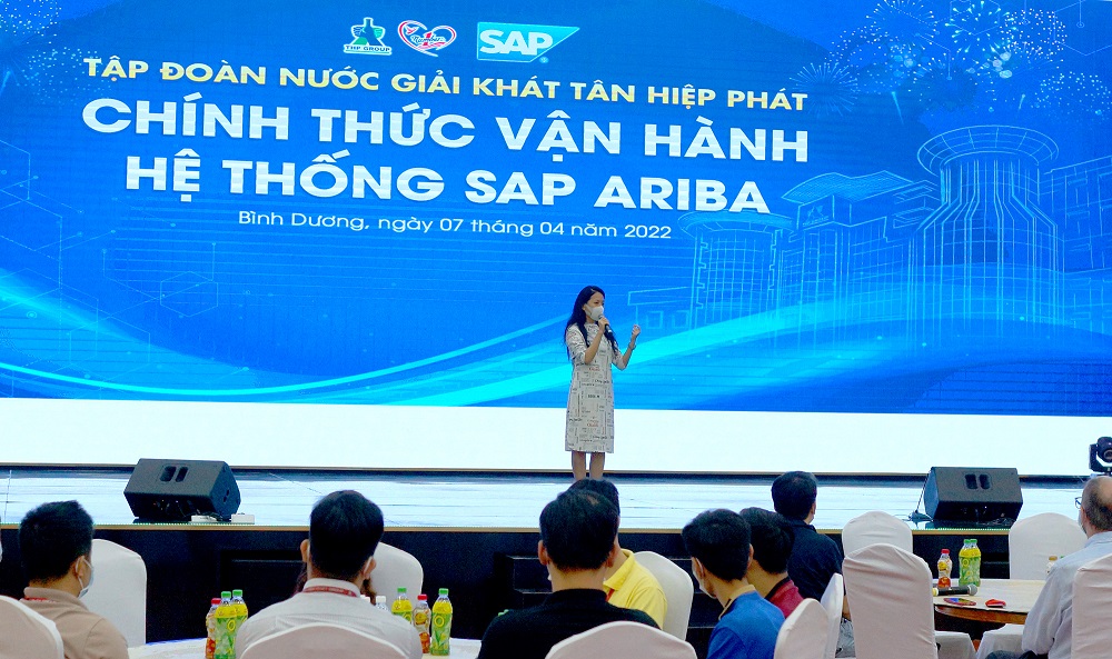 Phó tổng giám đốc Trần Uyên Phương chia sẻ về hành trình hoàn thiện dự án - Ảnh: THP