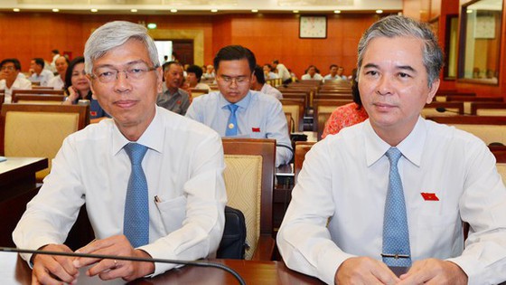 Phó chủ ttich5 UBND TPHCM Võ Văn Hoan và Phó chủ tịch UBND TP Ngô Minh Châu