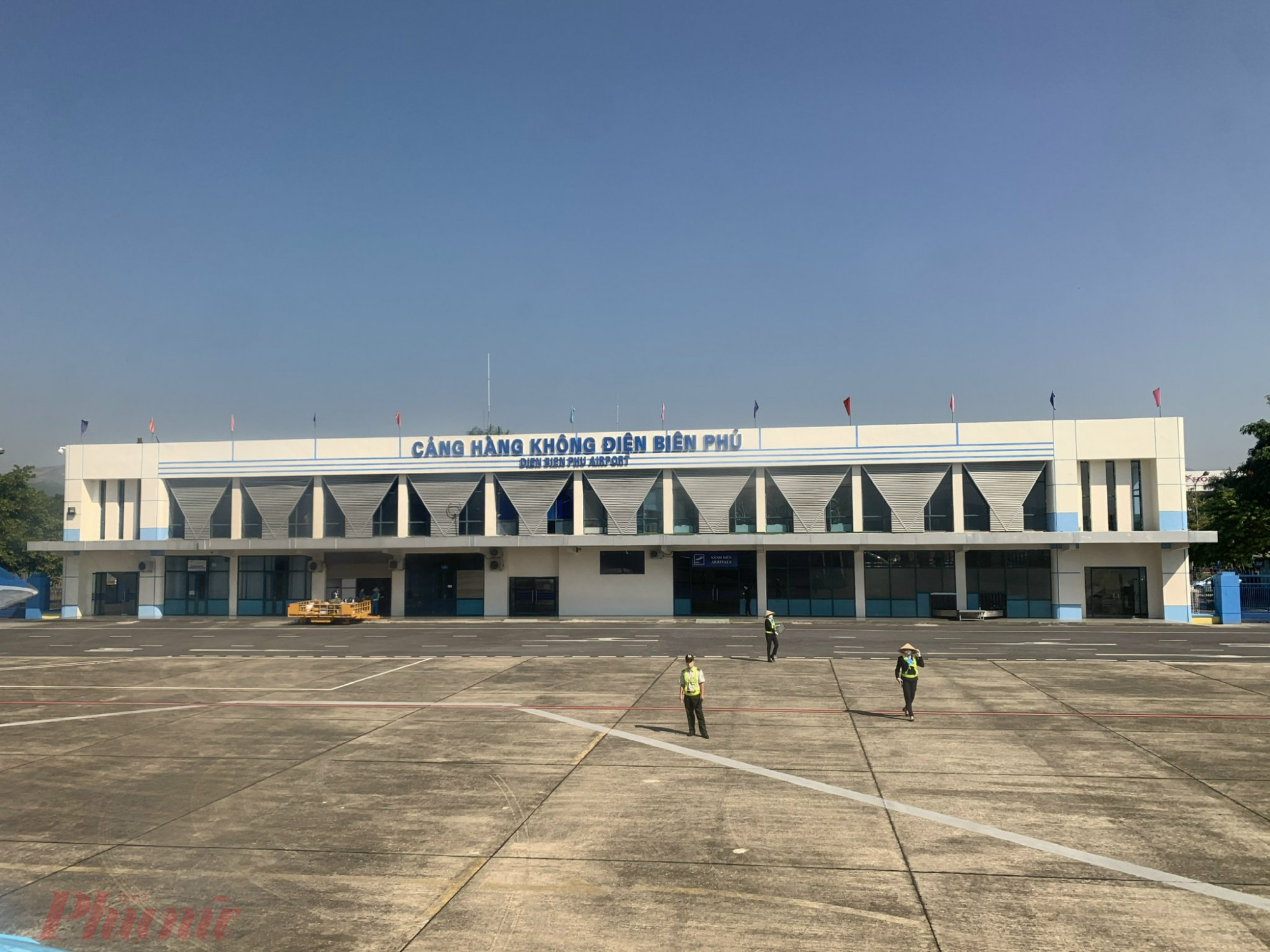 Do đặc thù địa hình, sân bay Điện Biên được đánh giá là một trong những sân bay đặt ở địa hình hiểm, chỉ đáp đáp được các loại máy bay cỡ nhỏ. Ảnh: Quốc Thái