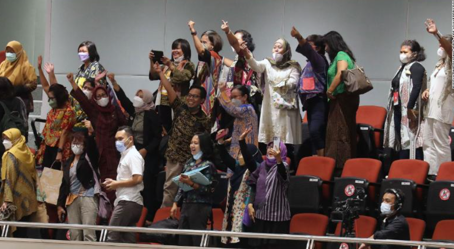 Quốc hội Indonesia đã thông qua một dự luật, để giải quyết tình trạng bạo lực tình dục ở nước này