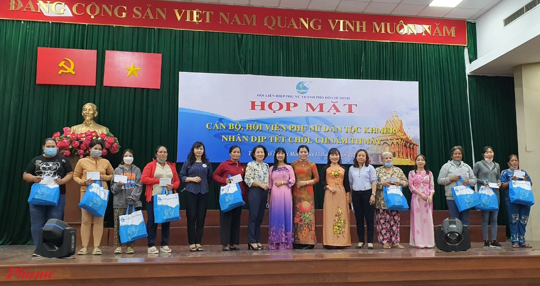Hội LHPN TPHCM tổ chức họp mặt, chúc mừng tết họp mặt hội viên phụ nữ dân tộc Khmer nhân dịp Tết cổ truyền Chôl Chnăm Thmây năm 2022