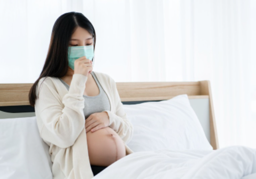 Các nhà khoa học Mỹ cũng như các nước phát triển đã nghiên cứu trên số lượng lớn bà mẹ mang thai cho thấy, tiêm ngừa COVID-19 không ảnh hưởng gì đến sức khỏe mẹ lẫn thai nhi