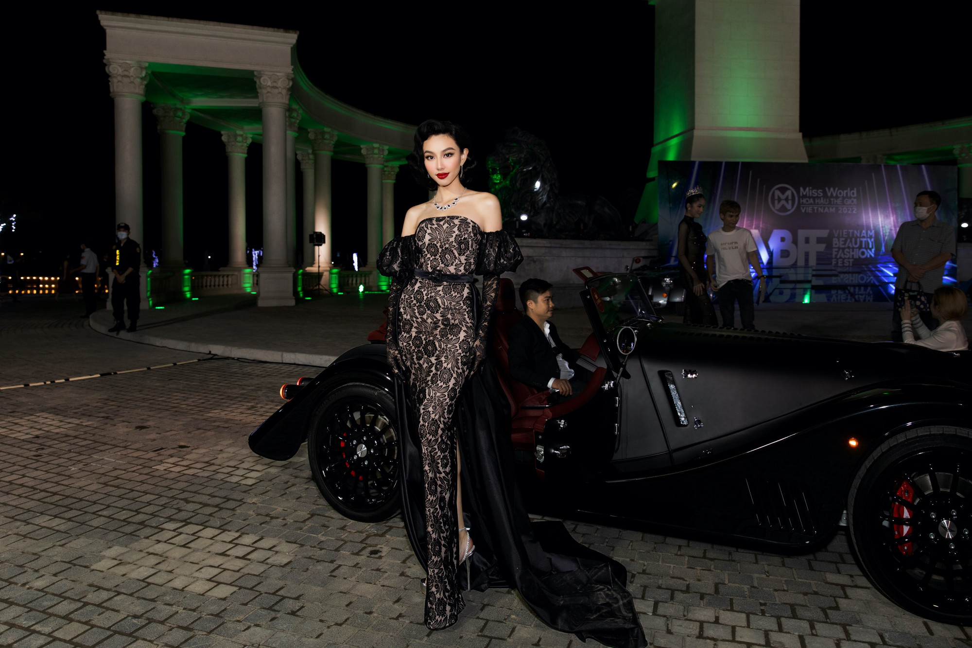 Tối 16/4, hàng loạt hoa hậu đã tham dự sự kiện thời trang được tổ chức tại Thái Nguyên, trong khuôn khổ cuộc thi Miss World gio71i Vietnam. 