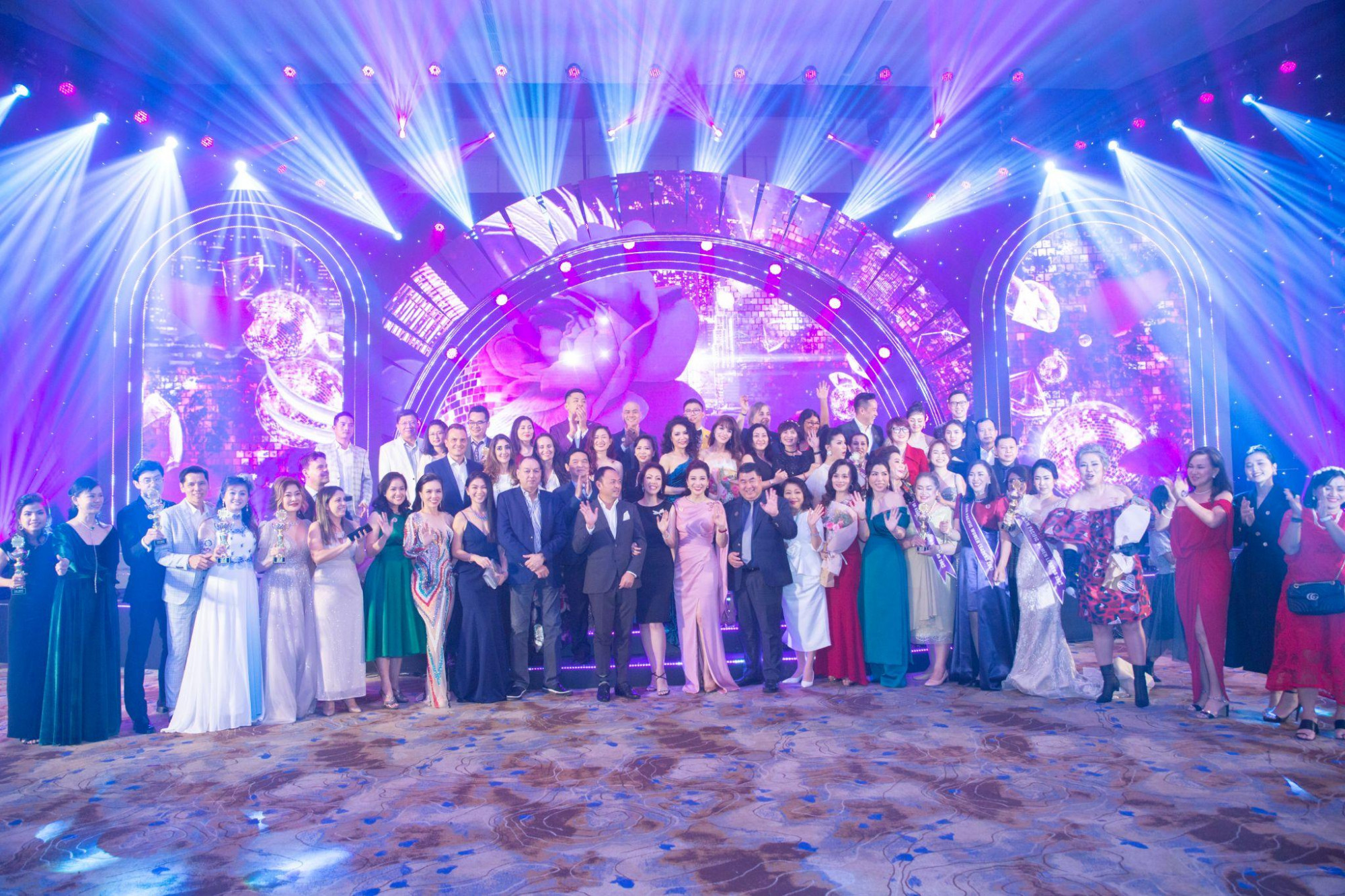 Lễ vinh danh Top 50 nữ lãnh đạo châu Á - Thái Bình Dương 2022 có sự quy tụ của đông đảo doanh nhân toàn cầu - Ảnh: WLIN Global Holdings