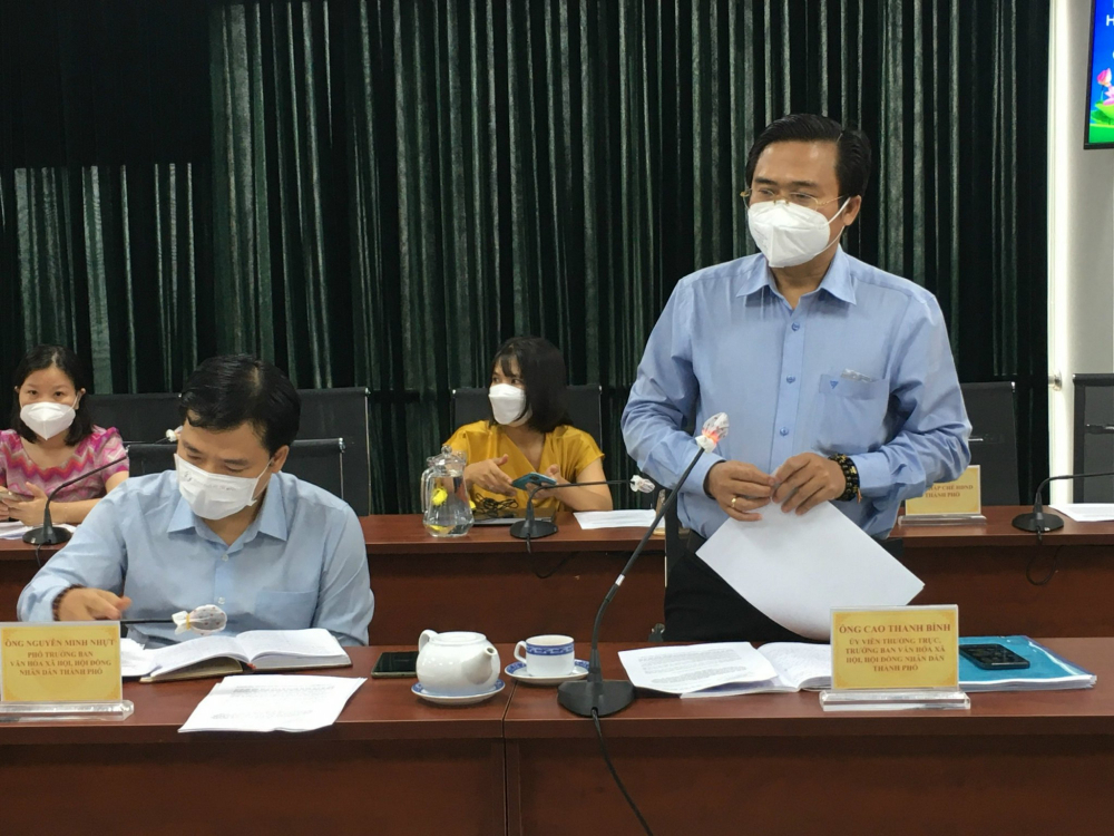 Chủ trì cuộc giám sát, ông Cao Thanh Bình - Trưởng Ban Văn hóa - Xã hội HĐND thành phố - quyết định hủy bỏ buổi giám sát