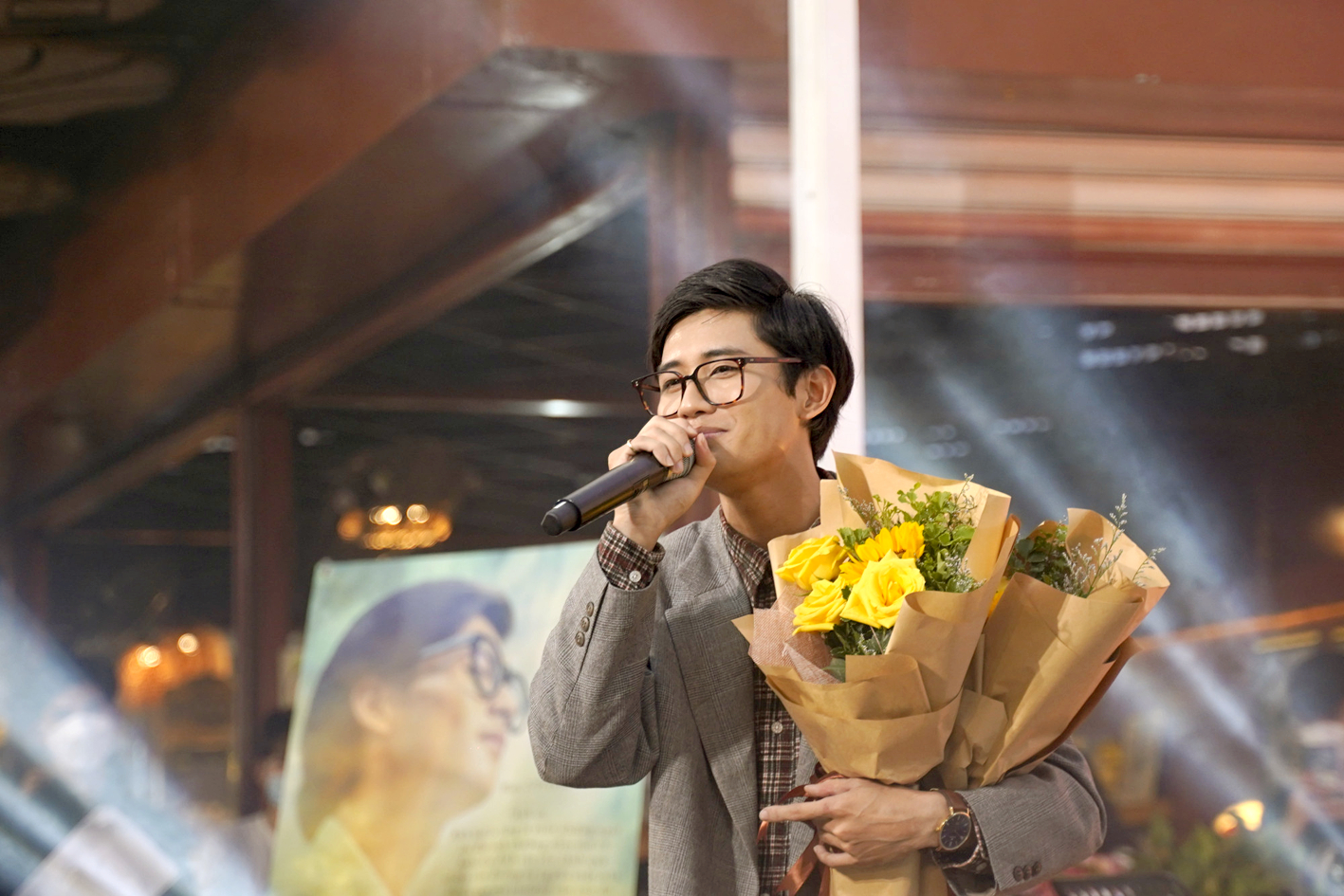 Avin Lu tại đêm nhạc 21 năm nhớ Trịnh Công Sơn