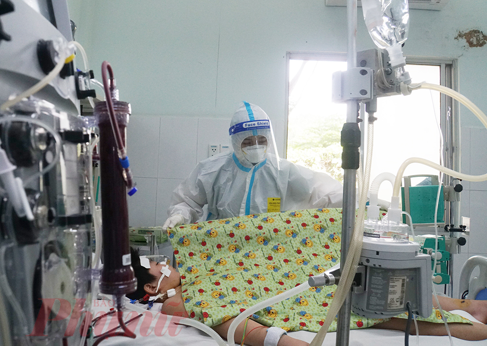 Bệnh nhi mắc COVID-19 nặng được điều trị tại Bệnh viện Nhi đồng 2 TPHCM