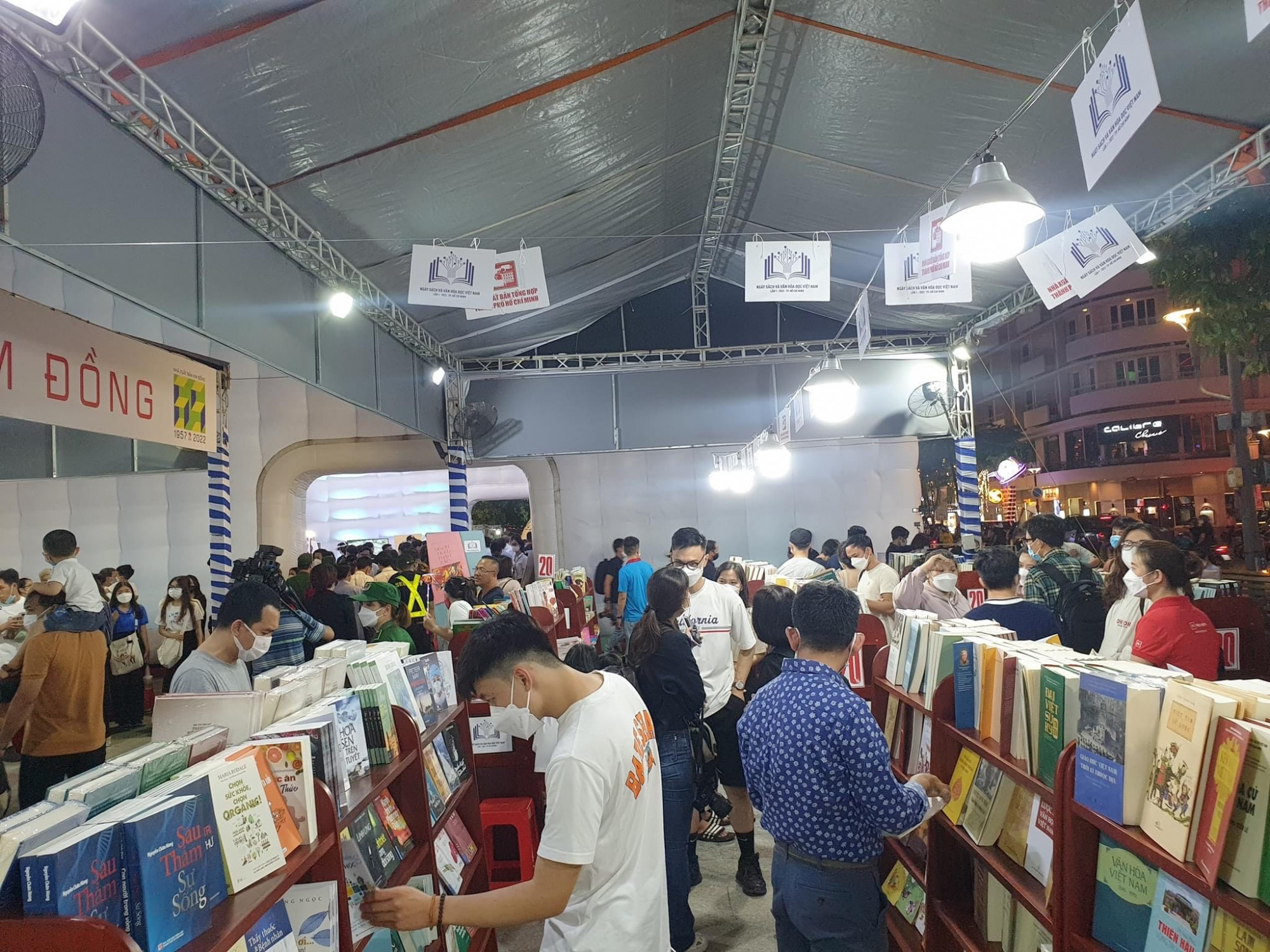 Ngày Sách và Văn hóa đọc lần 1-2022 được tổ chức tại Phố đi bộ Nguyễn Huệ