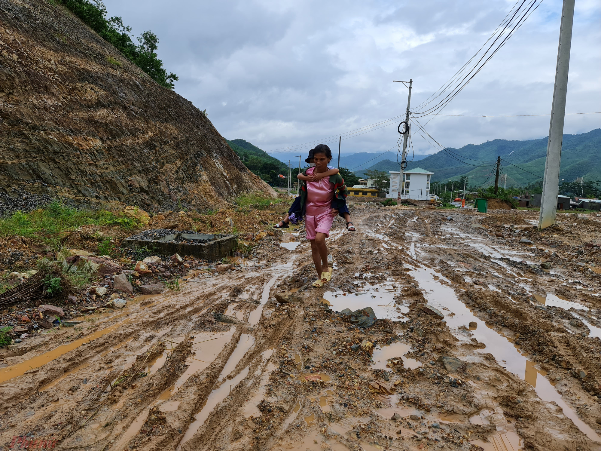 Dự án ĐT601 thi công chậm trễ làm cực khổ người dân bị ảnh hưởng tại xã Hoà Bắc, huyện Hoà Vang