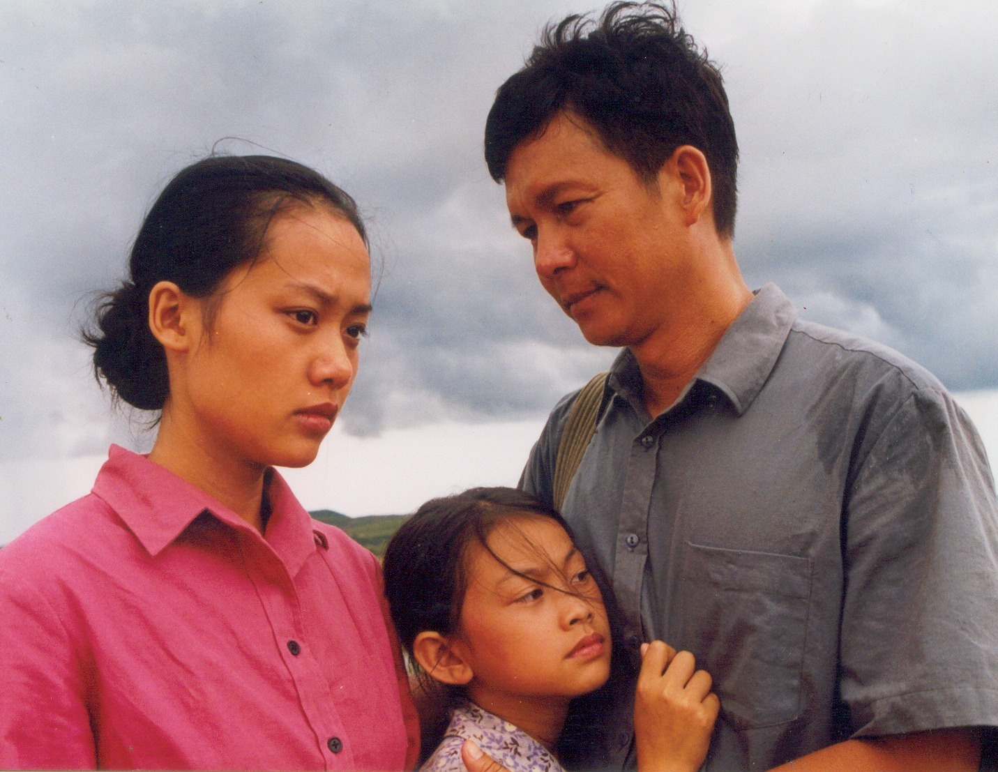 Diễn viên Hồng Ánh và cố diễn viên Đơn Dương trên phim Đời cát.