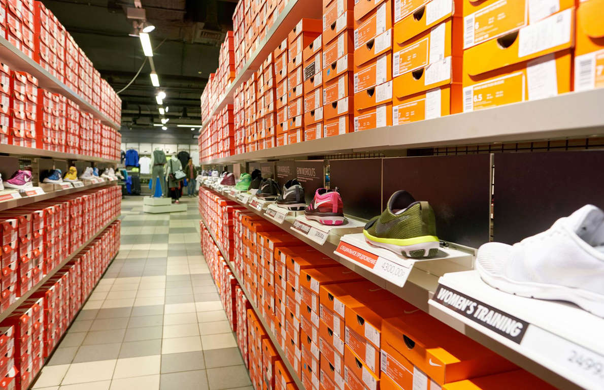 Sản phẩm của hãng giày thể thao Nike - Ảnh: Sorbis/Shutterstock