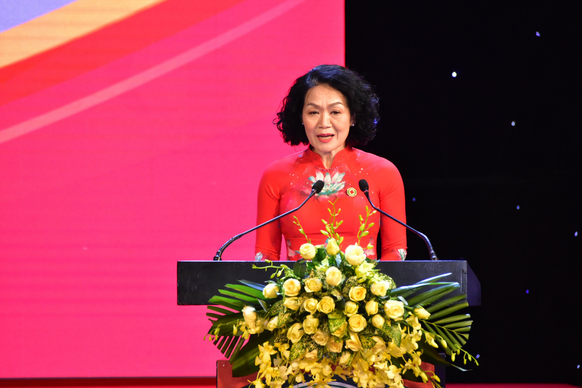 Bà Bùi Thị Hòa, Chủ tịch Trung ương Hội Chữ thập đỏ Việt Nam phát biểu khai mạc