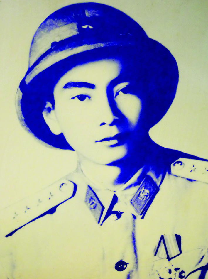 Di ảnh ông Nguyễn Phong Vân