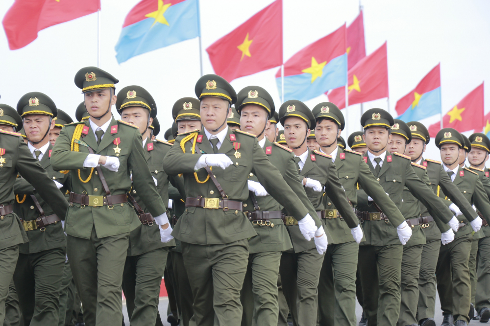 Đây là lần đầu tiên tỉnh Quảng Trị tổ chức diễu binh, diễu hành với quy mô lớn nhân dịp kỷ niệm các sự kiện có ý nghĩa trọng đại với quê hương, đất nước
