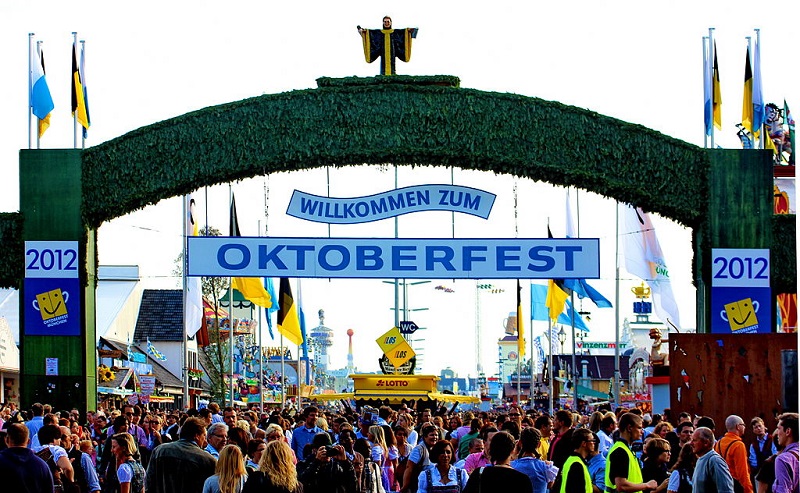 Hình ảnh lễ hội bia Oktoberfest được tổ chức năm 2012 - Ảnh: Usien/Wikipedia Commons