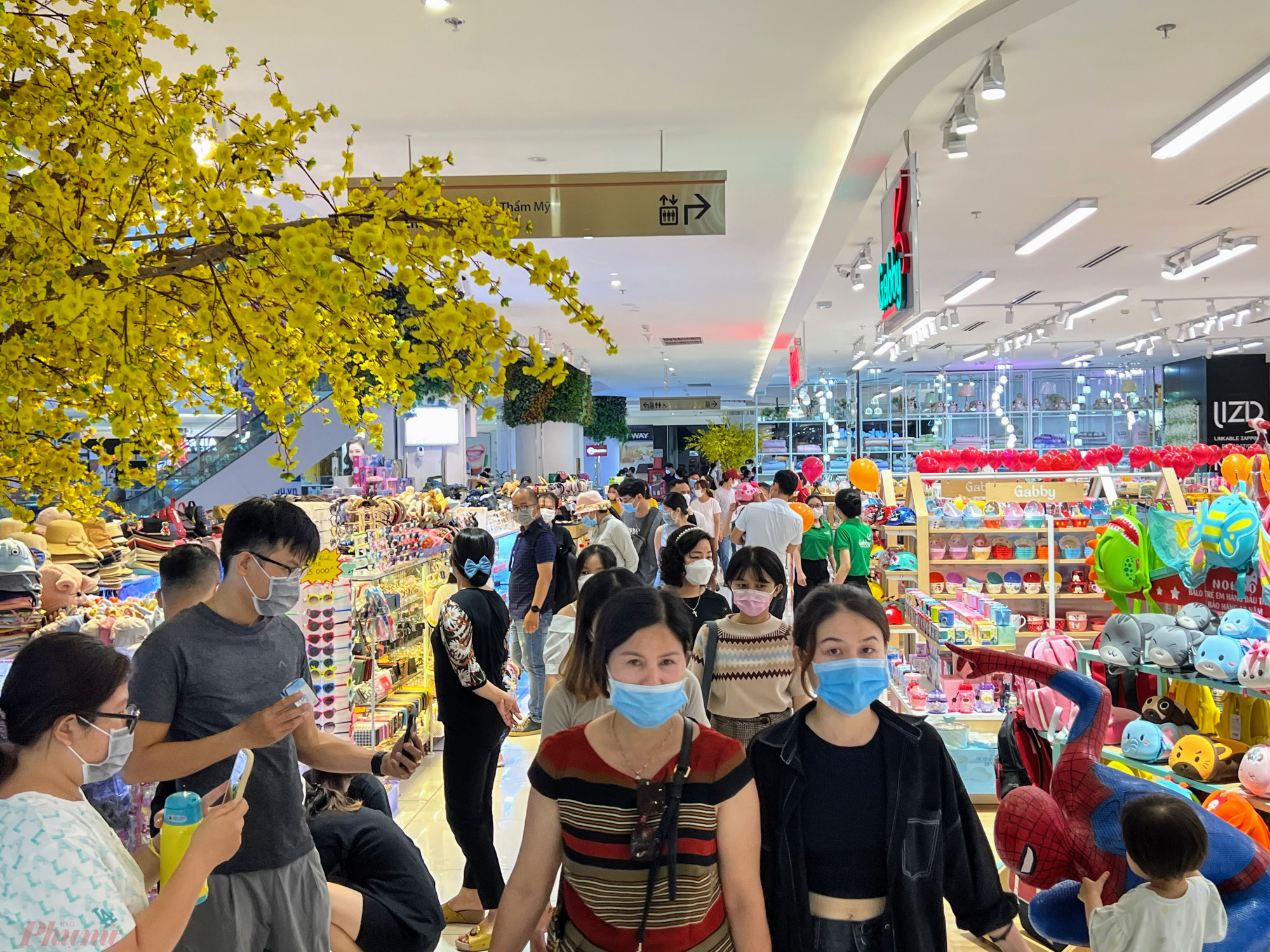 Tượng tự, tại một số trung tâm thương mại, siêu thị khác như: Giga mall (Thủ Đức), Vincom Đồng Khởi (quận 1)